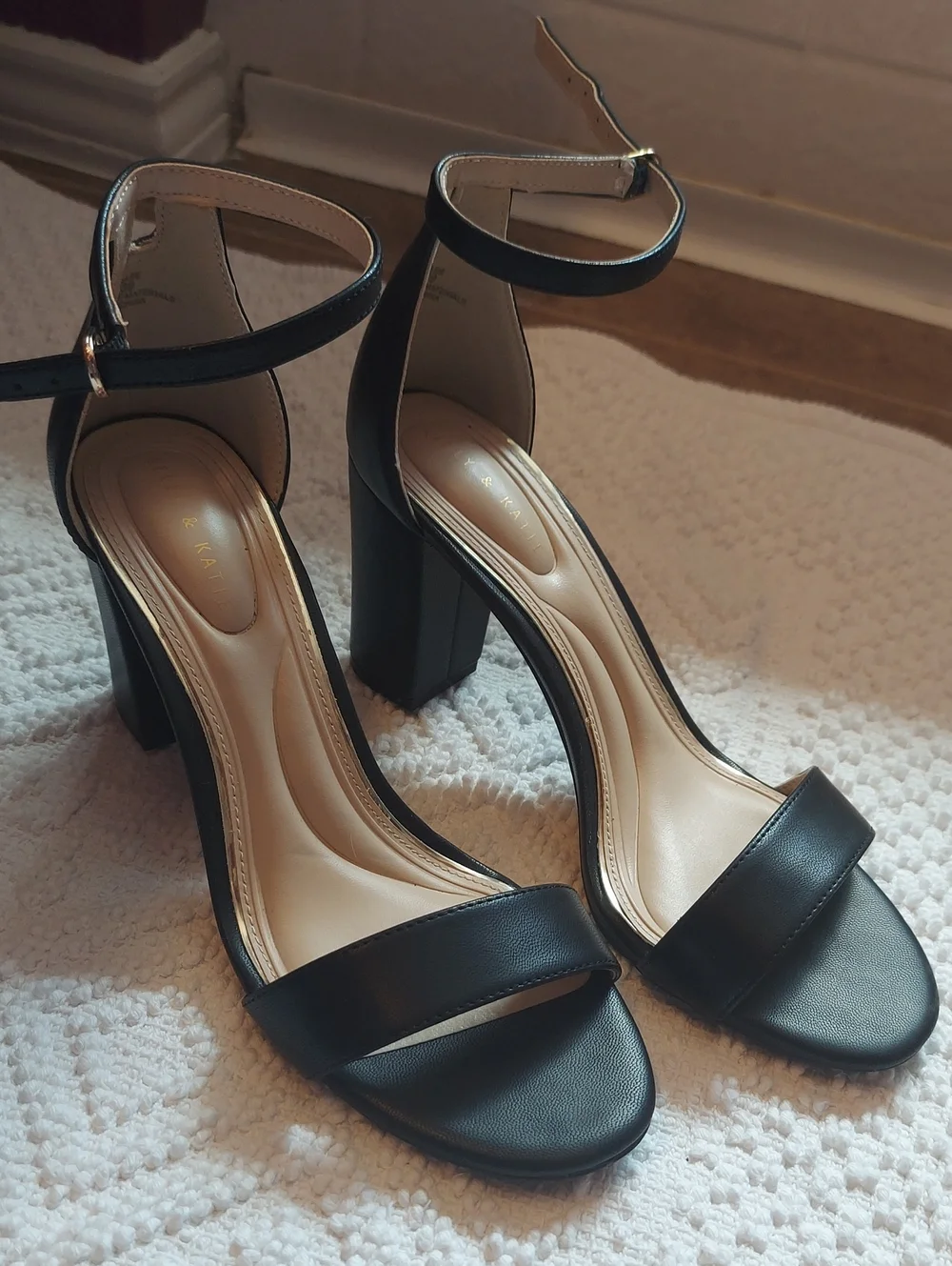 Kelly & Katie Black Heels Size 8